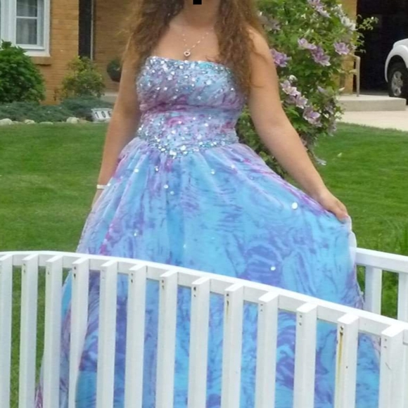 Prom / Quinceanera Dress - Picture 7 of 8